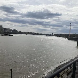 Homestay Limehouse Upon Thames In Great Location, London